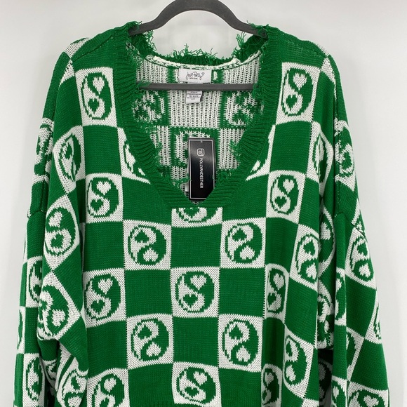 Just Polly Green Mini Yin Yang Destructed Sweater Size 4X Juniors - Picture 2 of 7